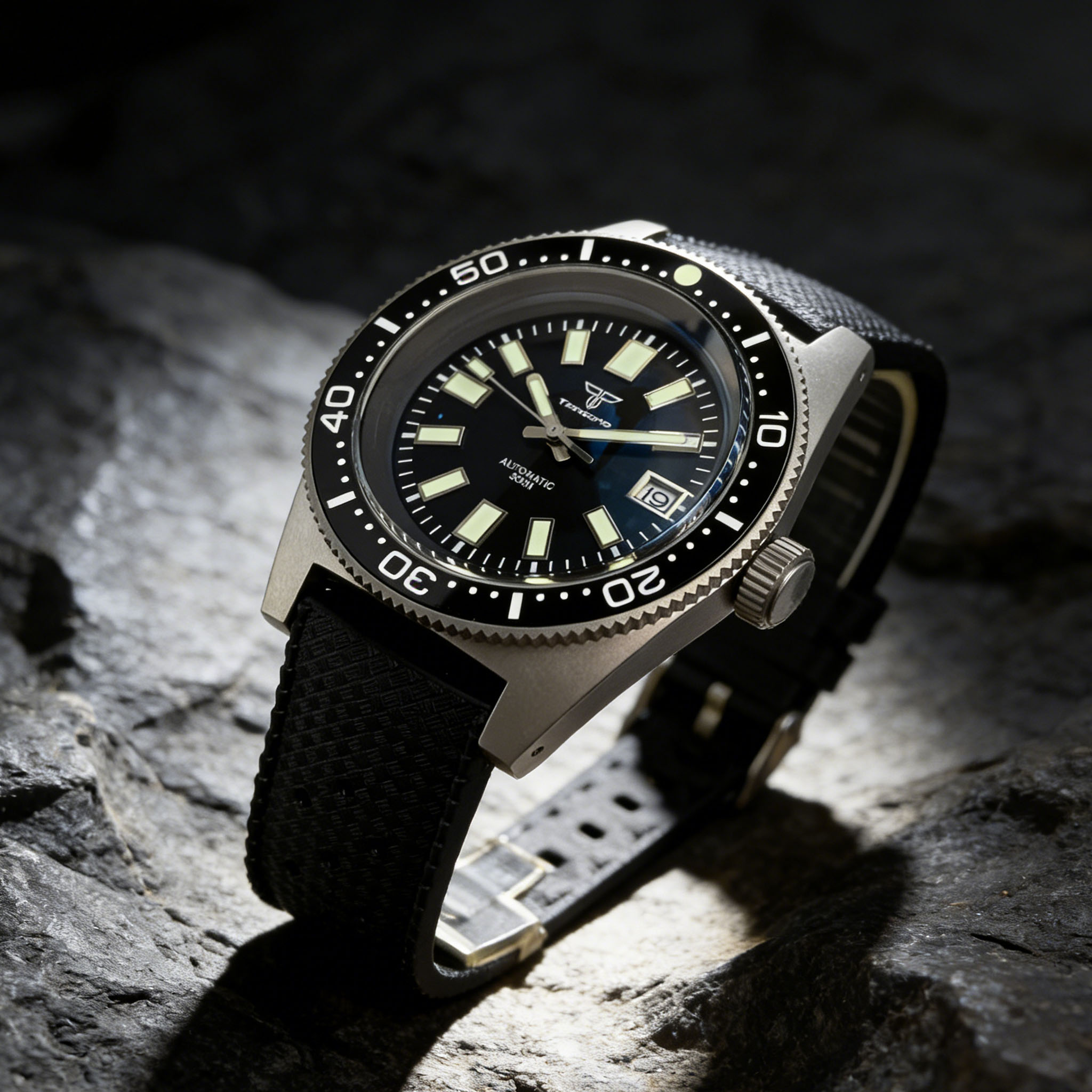 신제품 62MAS 탄도리오 41mm 티타늄 그린 루메  - Titanium Automatic Watch 300M Sapphire 리뷰 및 가격